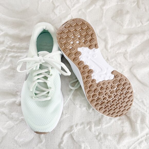 Nike Revolution 7 Women's Road Running Shoes Size 5 New - Picture 9 of 10